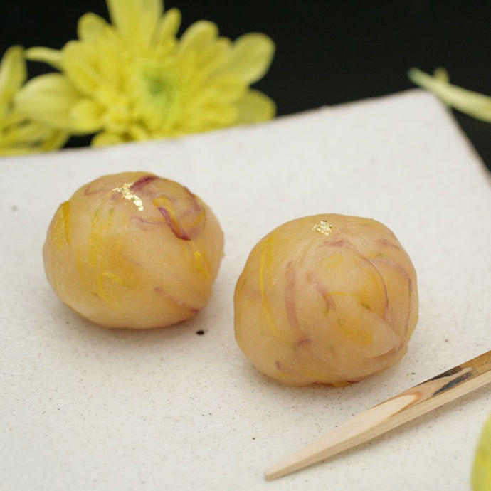 歳時記菓子 「菊花餅」の販売です。