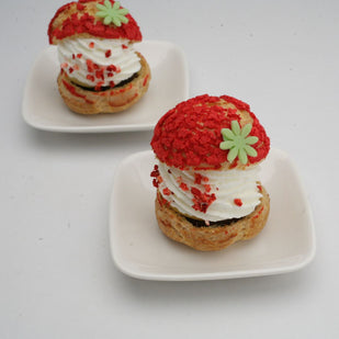 トリプル・いちご・シュークリーム